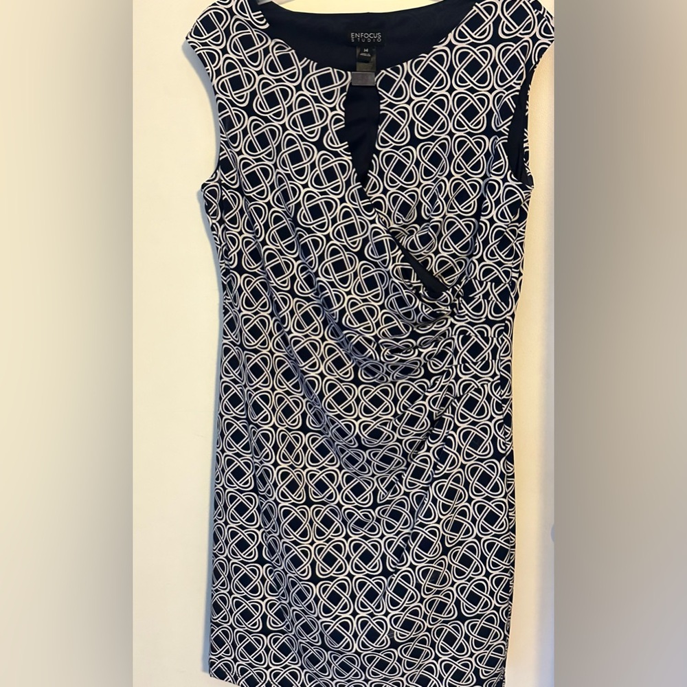 Enfocus studios size 14 sleeveless dress. Dark Navy/ white pattern. GUC